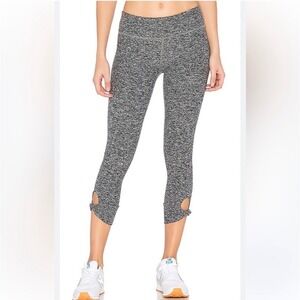 Beyond Yoga Heathered Capris Knot Ankle Leggings‎ Athleisure Women's M